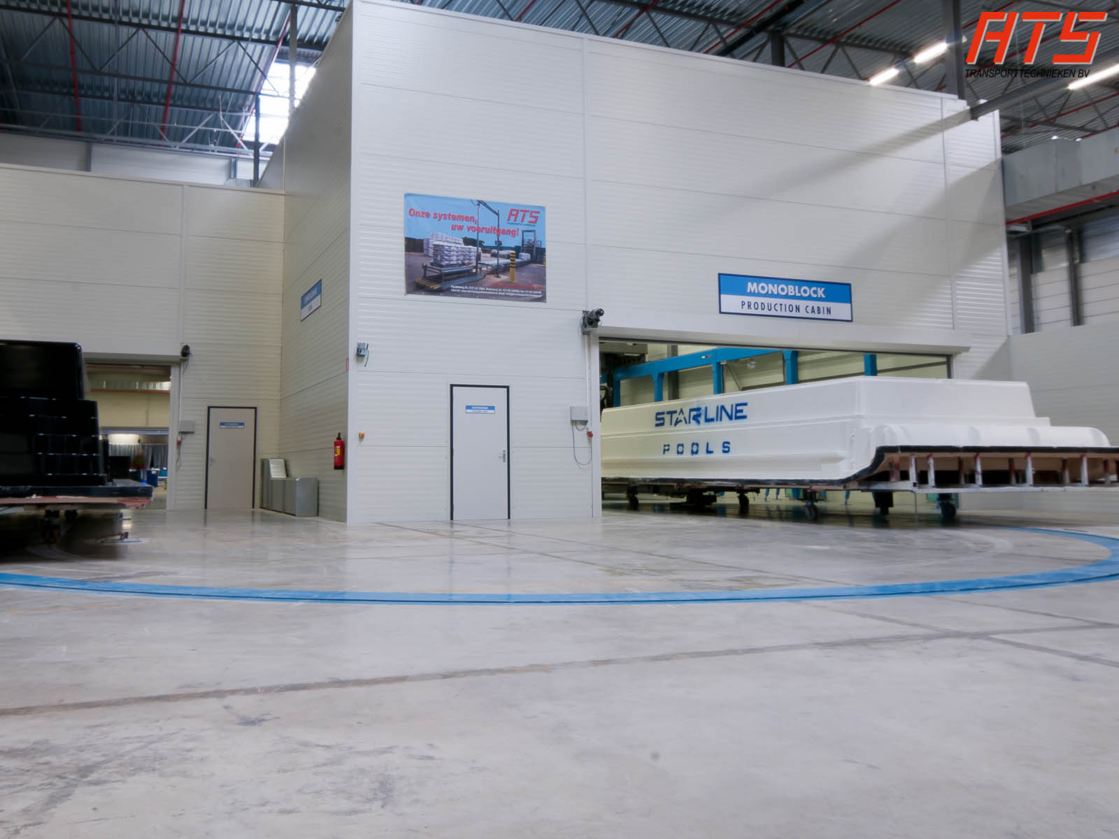 Wireless shuttle for swimming pools - ATS Transporttechnieken BV